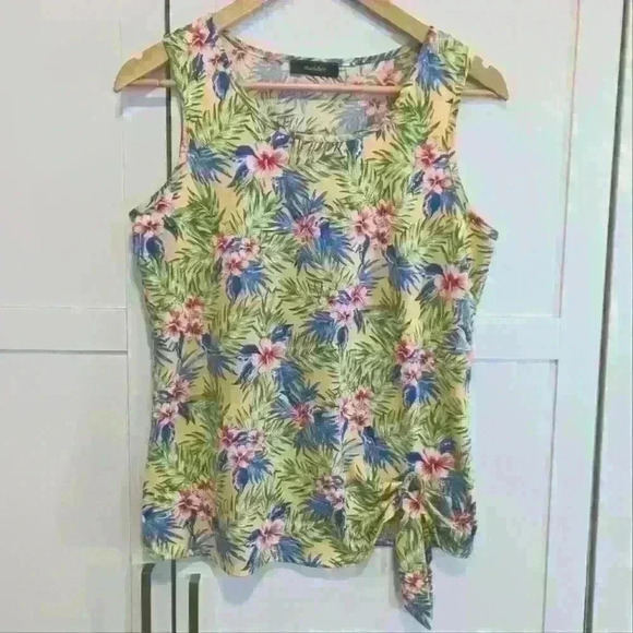 Mandee Sleeveless Floral Top - Picture 1 of 3
